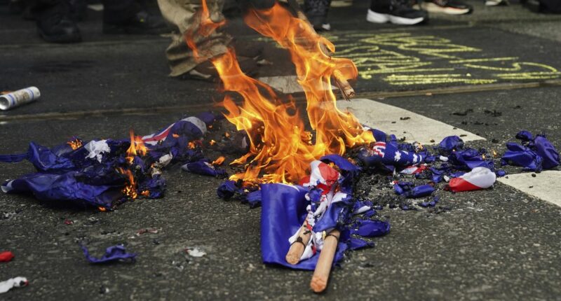 Katter United Party wants jail time for people who burn the Australian flag