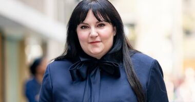 Lena Dunham is not a genius. She's a morbidly obese mediocrity