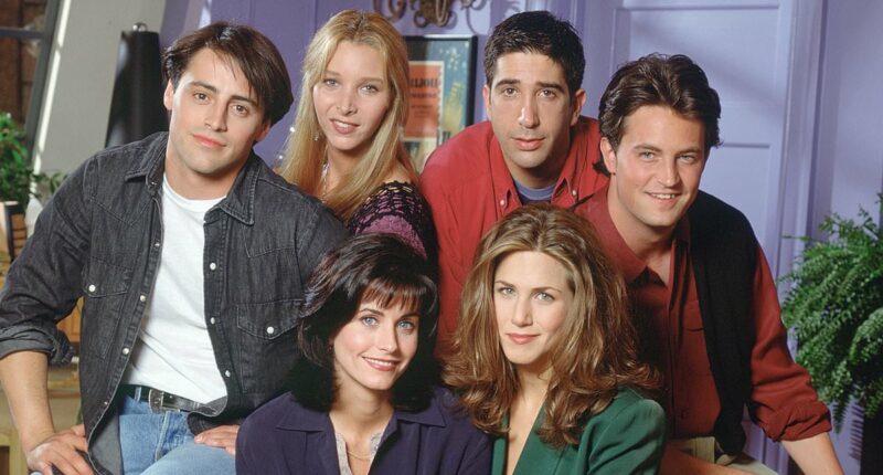 Lisa Kudrow says she felt like 'an afterthought' among stars