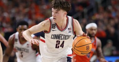 March Madness hero Braylon Mullins leads UConn back to national championship game with victory over Illinois