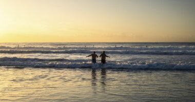 End of daylight saving, dawn, Maroubra Beach.