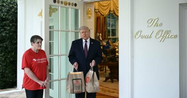 Moment Trump puts 'DoorDash Grandma' on the spot before tipping big