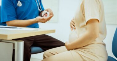 NHS advises pregnant women to take key vitamin for baby's brain and spine development