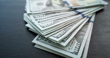 NY businesses must now accept cash, but NYC shops defiantly refuse -- & devise creative work-arounds