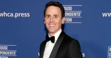 Oz Pearlman reveals what he showed Melania Trump before shots fired