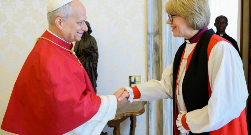 Pope and first female Archbishop of Canterbury meet and pray together