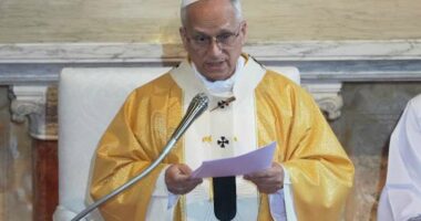 Pope heads to Cameroon as separatists announce 3-day pause in fighting