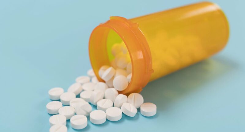 Popular painkillers could cause drug poisoning if mixed with the wrong medications, new study warns