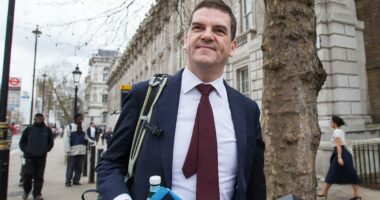 Rattled PM throws mandarin under the bus over Mandy vetting scandal