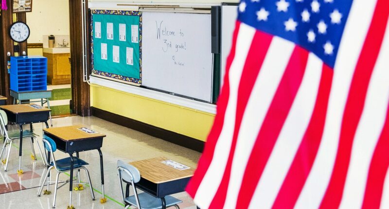 School reinstates Pledge of Allegiance following lawsuit claiming students weren't given opportunity