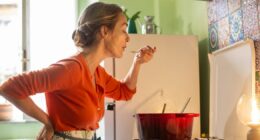 Scientists praise '100 per cent' diet that may 'lower Alzheimer's risk 12 per cent'