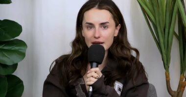 Sobbing Amber Davies explains why she cancelled theatre shows