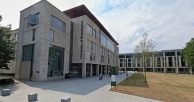 Students given trigger warnings their lectures  mentioning chocolate