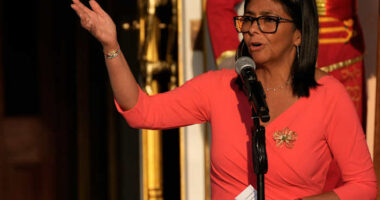 The first direct US-Venezuela commercial flight in 7 years is to land in Caracas