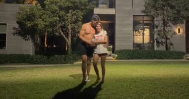 Tom Brady shows off ripped physique in volleyball game with daughter