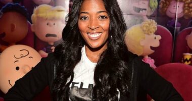 Celebrity Net Worth logo