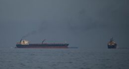 Trump and Iranian foreign minister say Strait of Hormuz is fully open