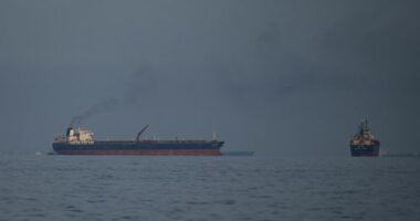 Trump and Iranian foreign minister say Strait of Hormuz is fully open