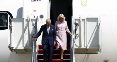 Trump and Melania greet King Charles and Queen Camilla at White House