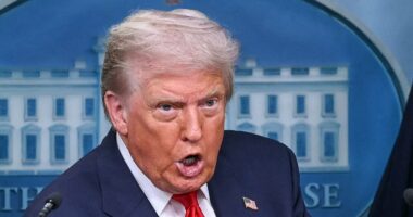 Trump issues MISSPELLED threat to Iran over Strait of Hormuz