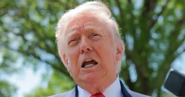 Trump says he will travel to Islamabad, Pakistan HIMSELF