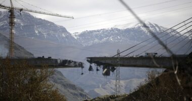 Trump threatens to destroy Iran bridges and power plants