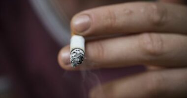 UK to introduce lifelong smoking ban for anyone born after 2008