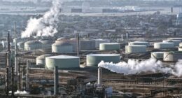 U.S. oil prices fall more than 6% as White House considers further talks with Iran