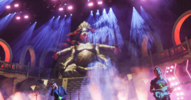 Video: The Strokes Close Coachella Concert Promoting Hamas and Iranian Propaganda