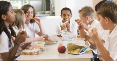 Woke Canadian school bans children from eating in its cafeteria and lunch room to avoid offending Muslim students during Ramadan