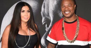 Celebrity Net Worth logo