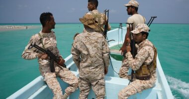 ‘Gate of Tears’ at risk: Iran threatens major new global chokepoint if US moves on Hormuz