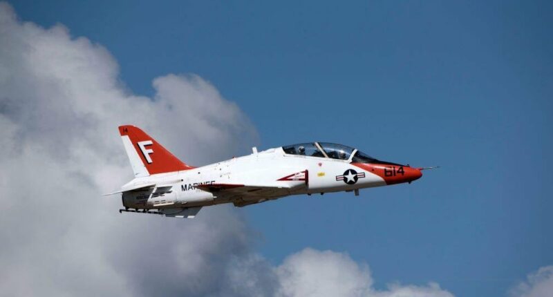 2 Navy pilots safely eject from training jet crash in Mississippi