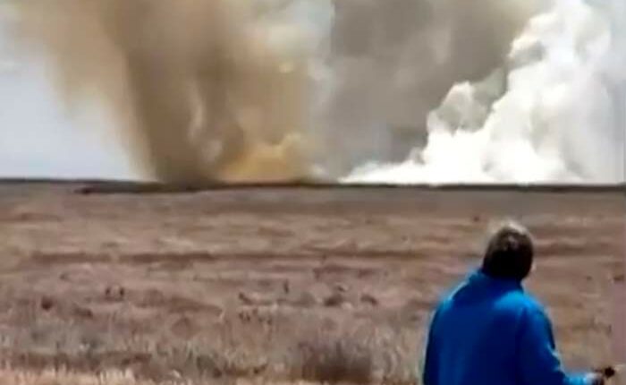 4 crew members eject safely after two Navy jets collide during air show in Idaho