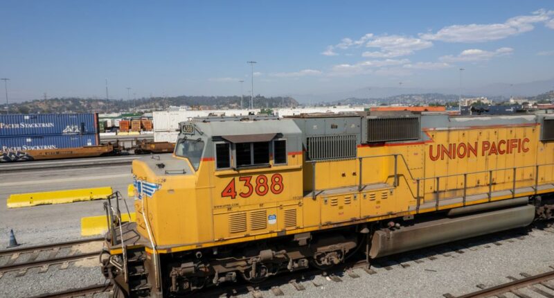 6 people found dead inside Texas railroad boxcar