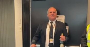 A retiring Spirit pilot's last flight was canceled by the budget carrier's sudden closure. See his impromptu celebration.