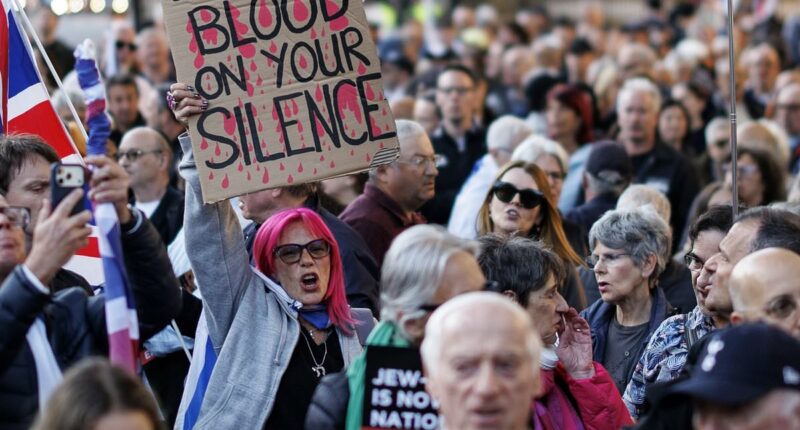 'Actions not words': Hundreds of Jewish supporters come together - demanding Starmer protect their community in wake of Golders Green stabbing