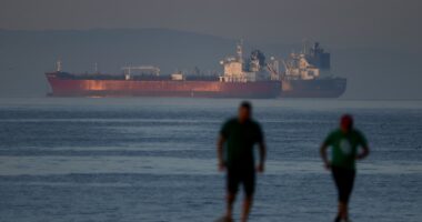 Brent, WTI rise on Iran war worries