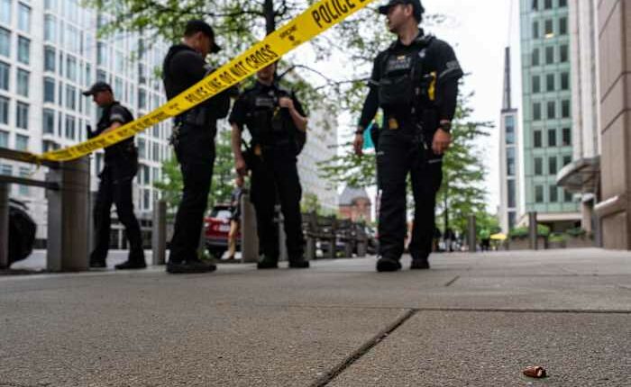 Bystander in serious condition after fatal shooting near White House checkpoint
