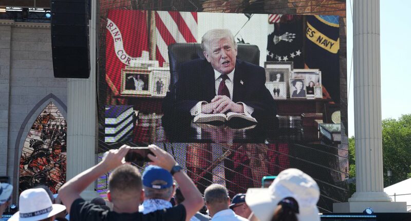 Crowds gather to hear Trump headline prayer meeting on National Mall
