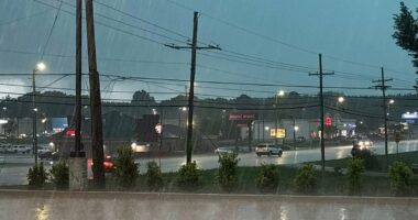 Families trapped in wreckage as tornadoes rip through Mississippi