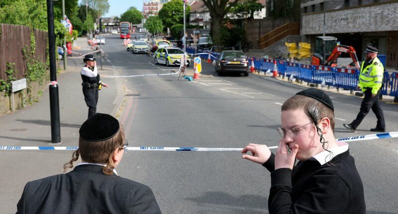 Former marines are hired to protect synagogues and Jewish schools
