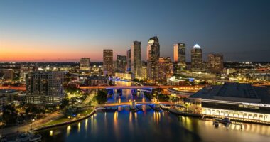 Home sellers cut prices in Florida as real estate crash begins