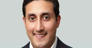 JPMorgan banker who sued his female boss 'turned down settlement'