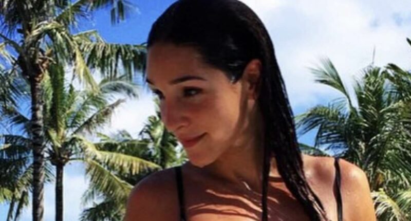 Kayla Itsines shares her simple workout for rock-hard abs