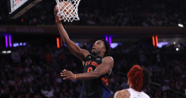 Knicks forward OG Anunoby has hamstring strain, status for Game 3 vs. 76ers unclear