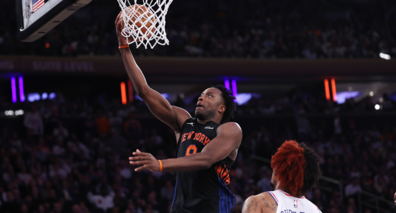 Knicks forward OG Anunoby has hamstring strain, status for Game 3 vs. 76ers unclear