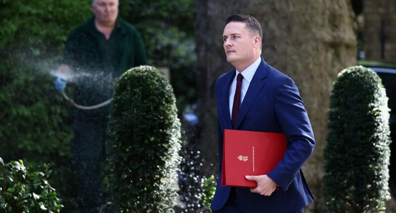 LIVE: Streeting arrives for cabinet showdown in Downing Street