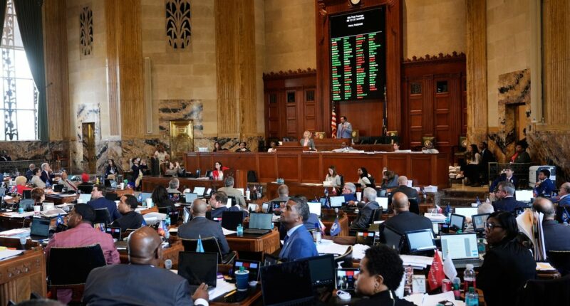 Louisiana lawmakers pass congressional map designed to pick up GOP seat