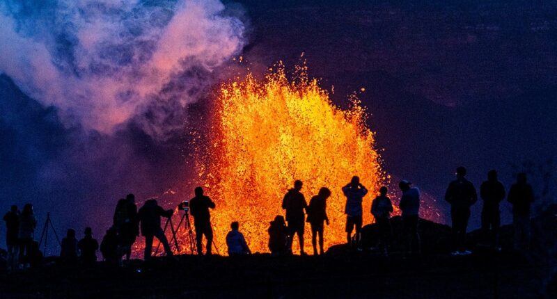 Magnitude 6.0 earthquake rocks Hawaii's Big Island as Kilauea volcano likely to erupt again in days